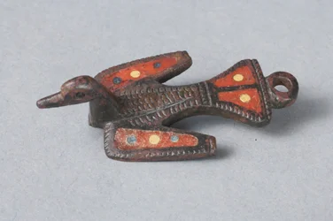 Gallo-römische zoomorphe Fibel eines Vogels